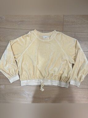 FLANNEL Velvet-Look Raglan Sweatshirt in Yellow Size Large